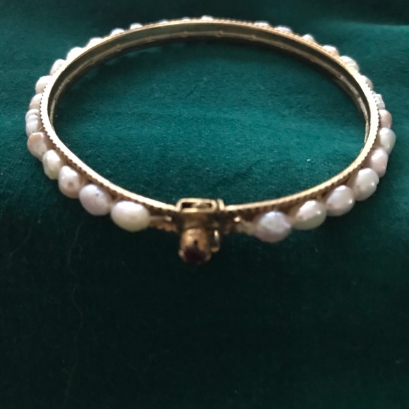Freshwater pearl vintage bangle. - Picture 2 of 3
